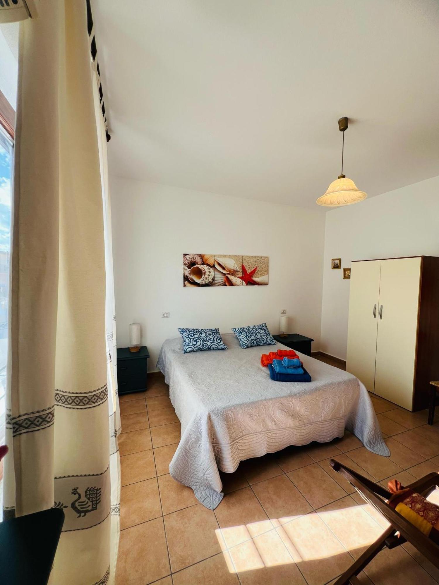 Bed And Breakfast Le Petunie Bari Sardo Exterior foto
